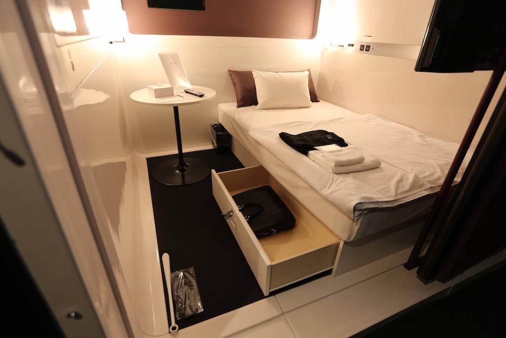 First Cabin Hakata Fukuoka  Phòng bức ảnh