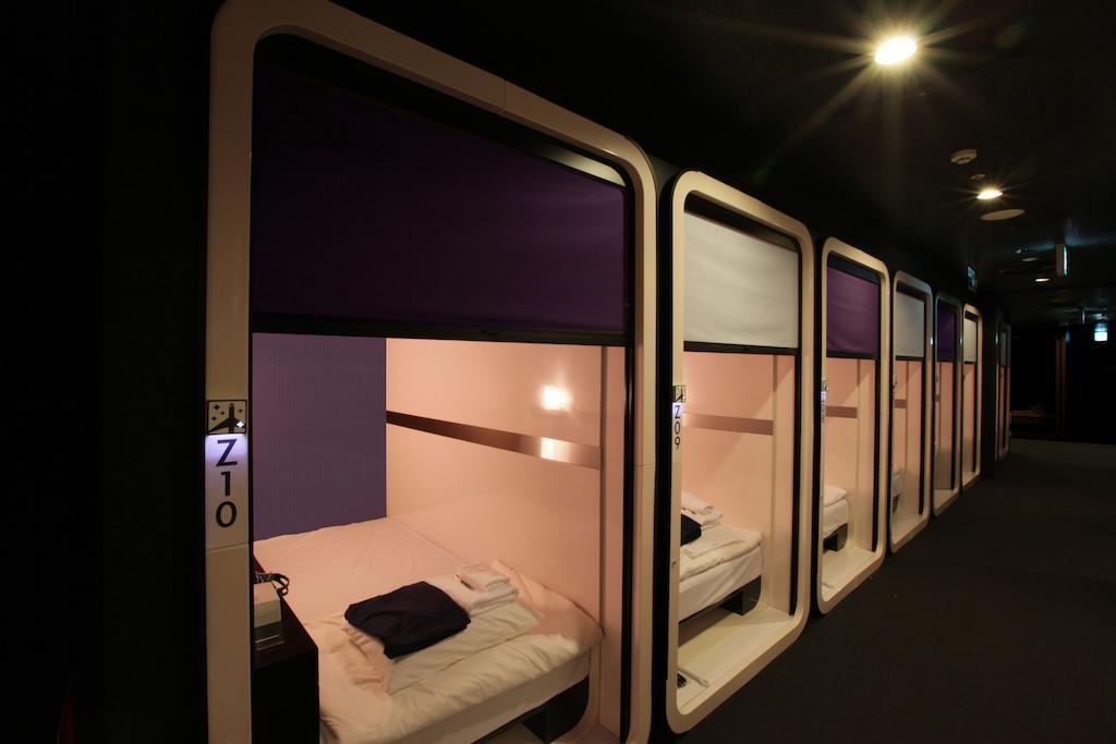 First Cabin Hakata Fukuoka  Phòng bức ảnh